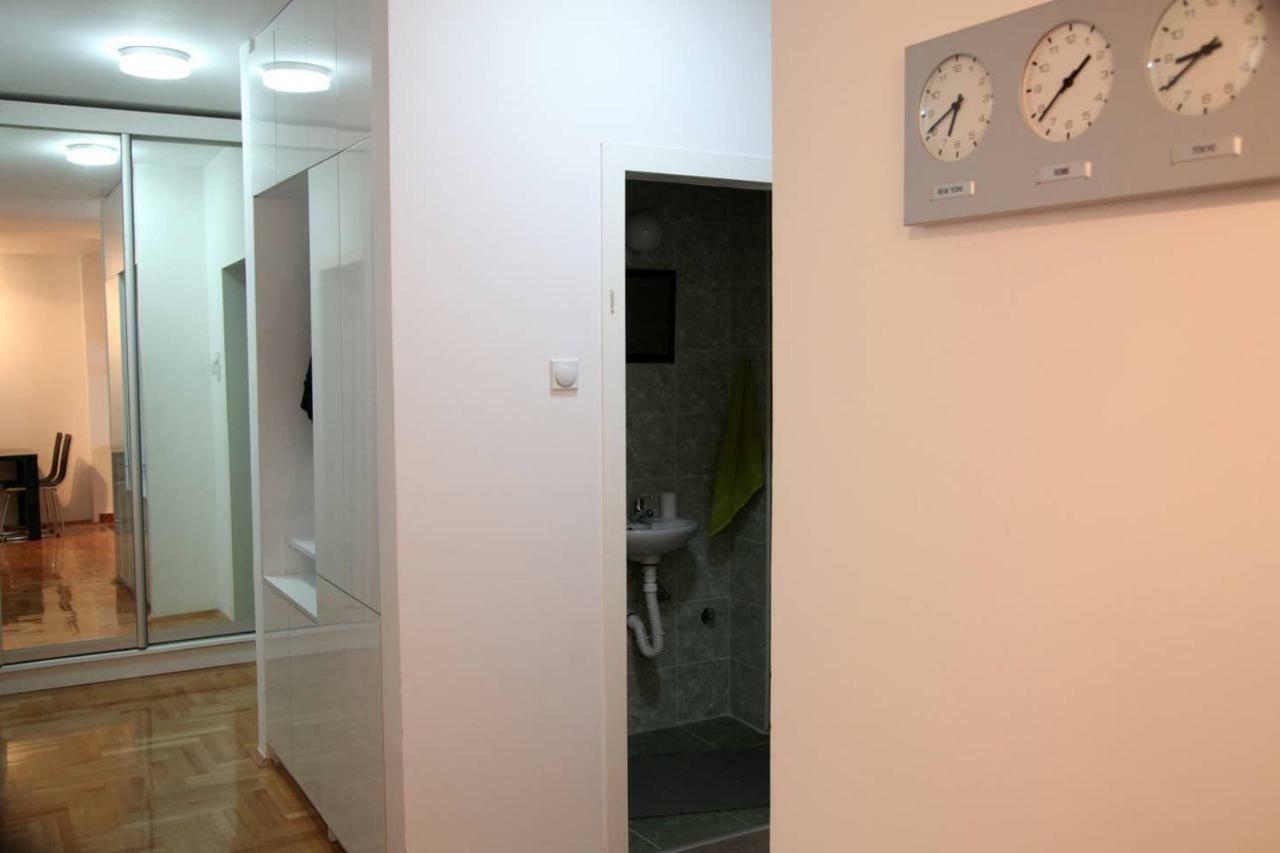 65 Square Meters Designer Apartment In Heart Of City - River View ! Park For Free Ni Exteriér fotografie