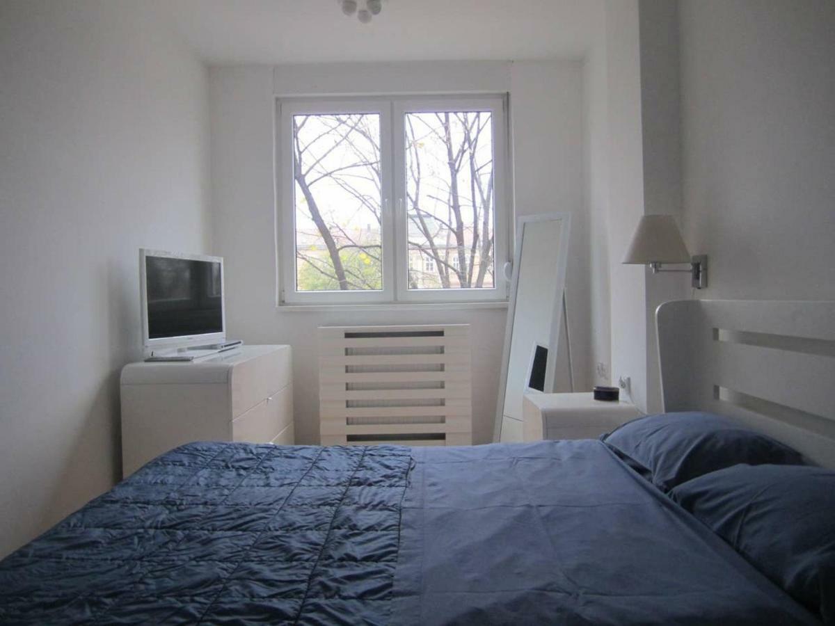 65 Square Meters Designer Apartment In Heart Of City - River View ! Park For Free Ni Exteriér fotografie