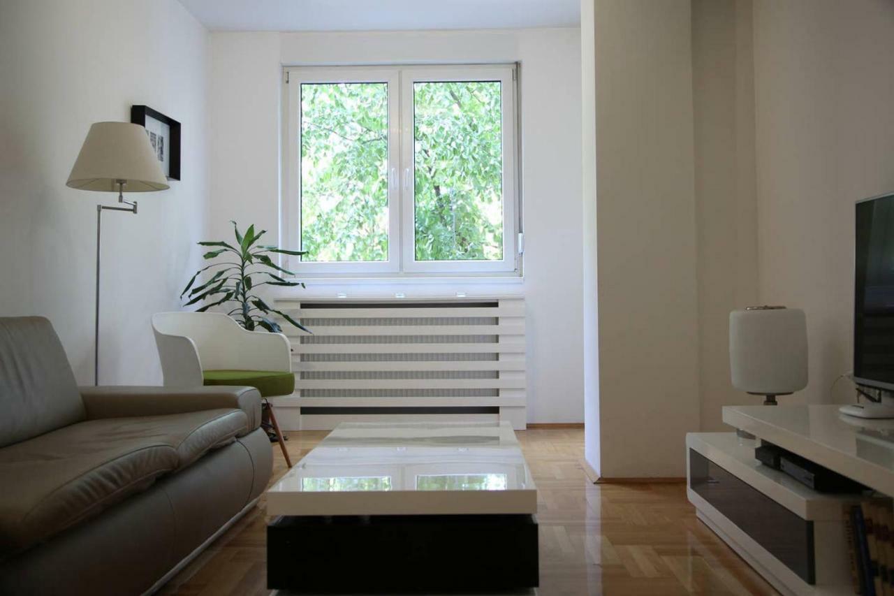 65 Square Meters Designer Apartment In Heart Of City - River View ! Park For Free Ni Exteriér fotografie