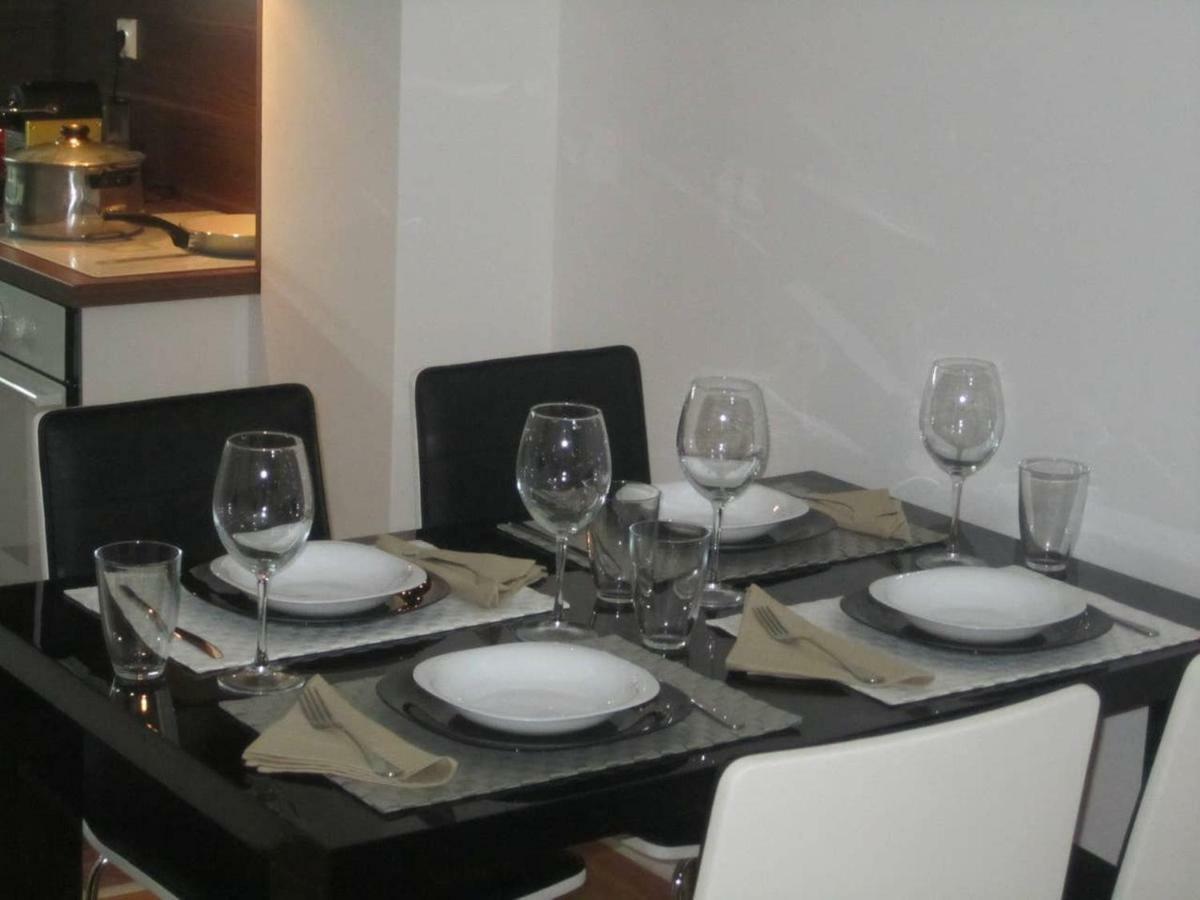 65 Square Meters Designer Apartment In Heart Of City - River View ! Park For Free Ni Exteriér fotografie