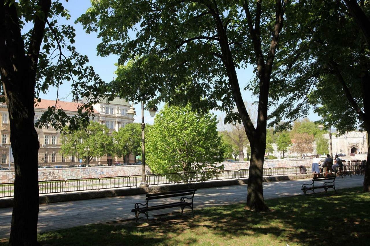 65 Square Meters Designer Apartment In Heart Of City - River View ! Park For Free Ni Exteriér fotografie