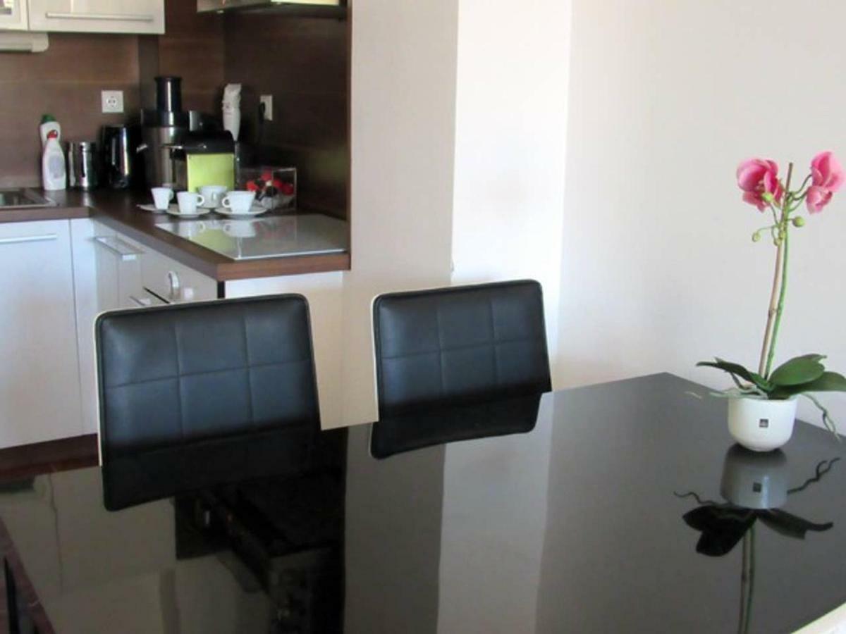 65 Square Meters Designer Apartment In Heart Of City - River View ! Park For Free Ni Exteriér fotografie