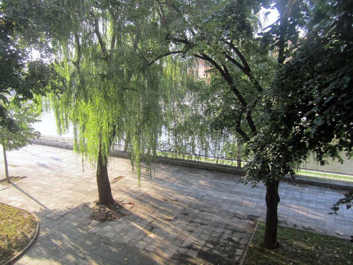 65 Square Meters Designer Apartment In Heart Of City - River View ! Park For Free Ni Exteriér fotografie