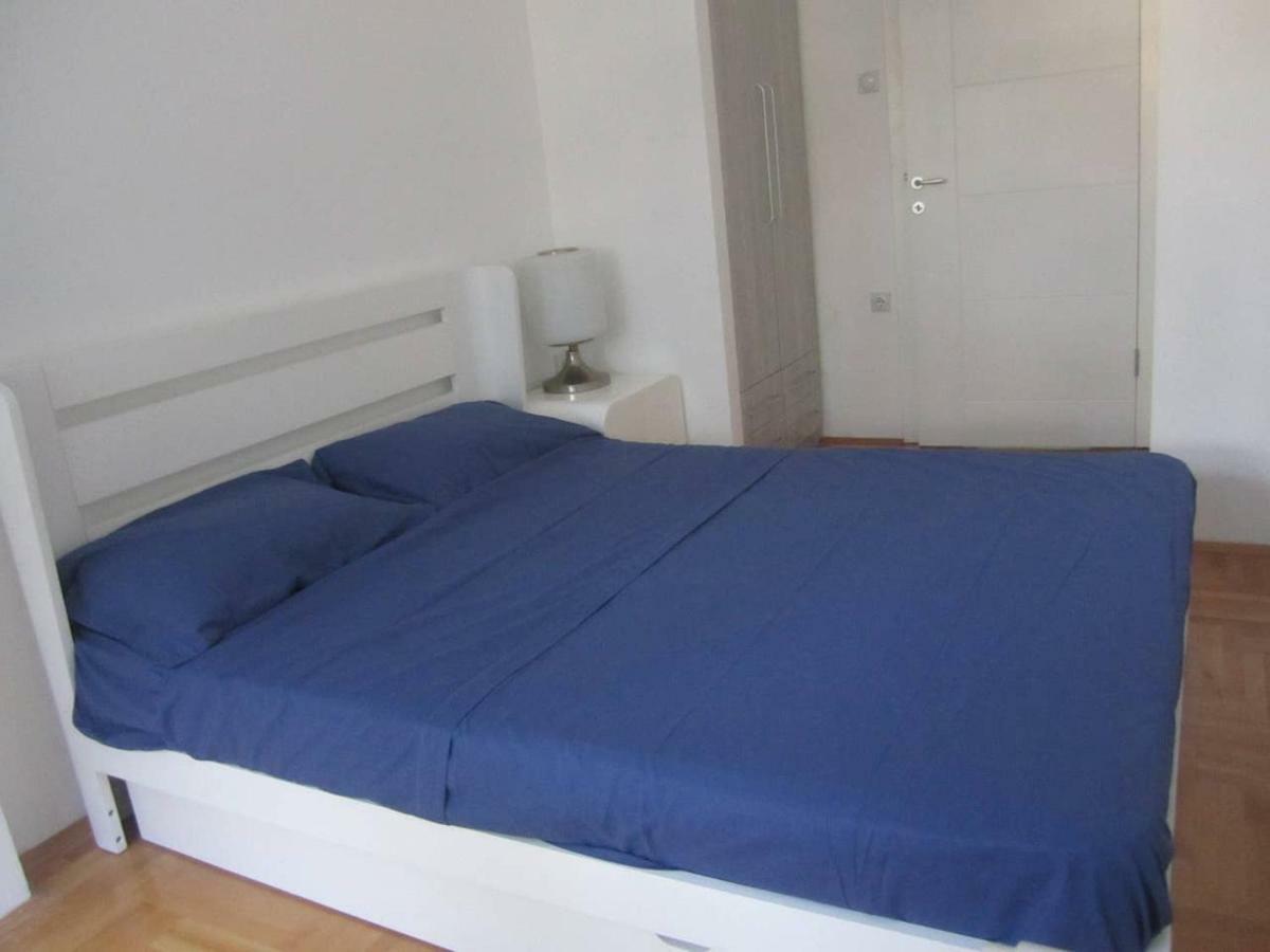 65 Square Meters Designer Apartment In Heart Of City - River View ! Park For Free Ni Exteriér fotografie