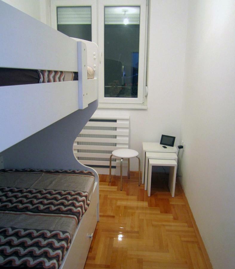 65 Square Meters Designer Apartment In Heart Of City - River View ! Park For Free Ni Exteriér fotografie